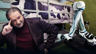 Когда макет доилки доит макет коровы