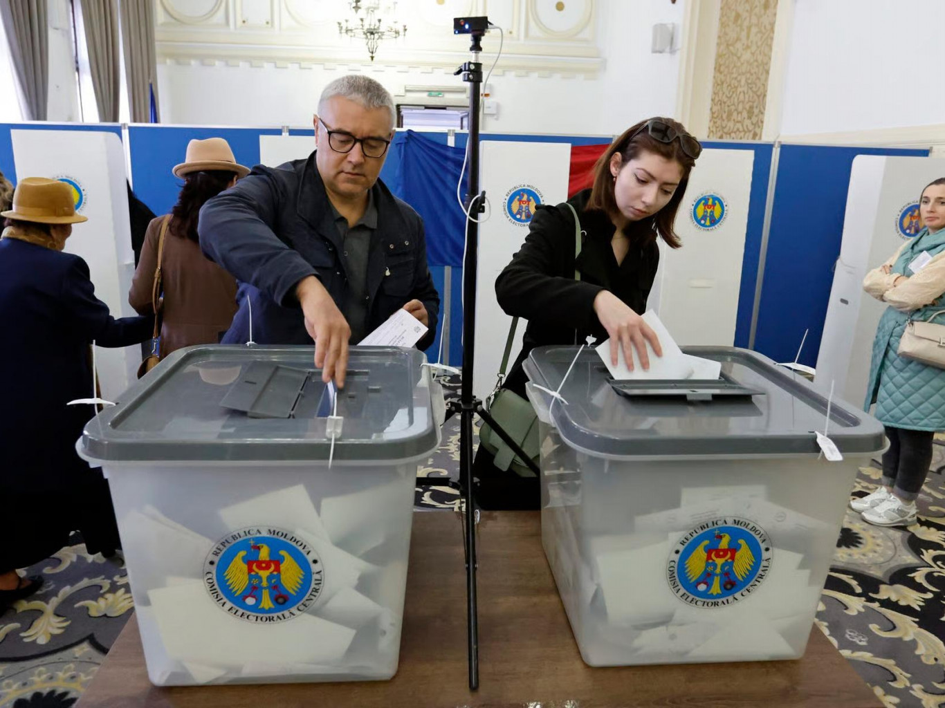 «Нацягнутыя на глобус» выбары. Як дэкан журфаку перабольшыў папулярнасць прарасейскіх сіл у Малдове