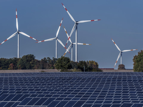 «Все время поднимаемся в рейтинге». На беларусском радио приукрасили устойчивое развитие Беларуси