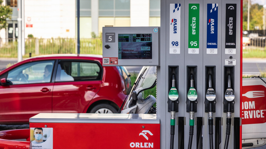 На «Минской правде» рассказали о несуществующем запрете для иностранцев заправляться на польских заправках 