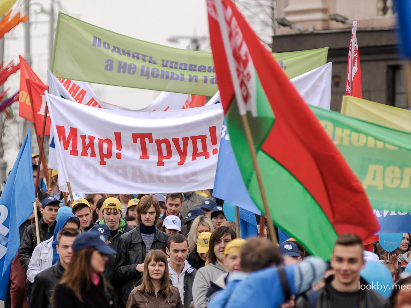 Гость программы «Азарёнок. Напрямую» поддержал тезис Лукашенко о демократичности Беларуси фейковыми данными