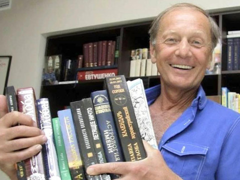 “Don’t believe pseudo-journalists.” We fact-checked Azaronak’s claims regarding the ransacking of Zadornov’s library in Latvia